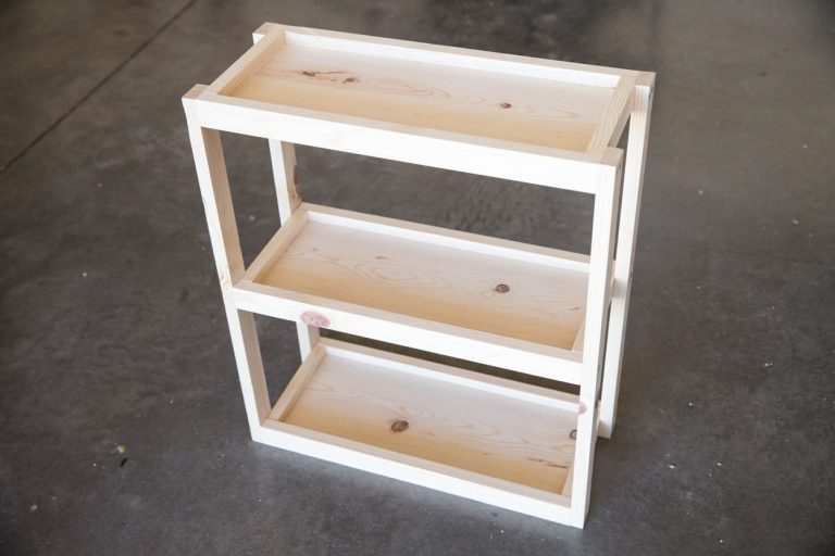 How To Build A Wooden Display Shelf_692159624426e.jpeg