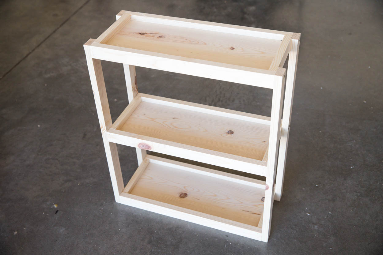 How To Build A Wooden Display Shelf_692159624426e.jpeg