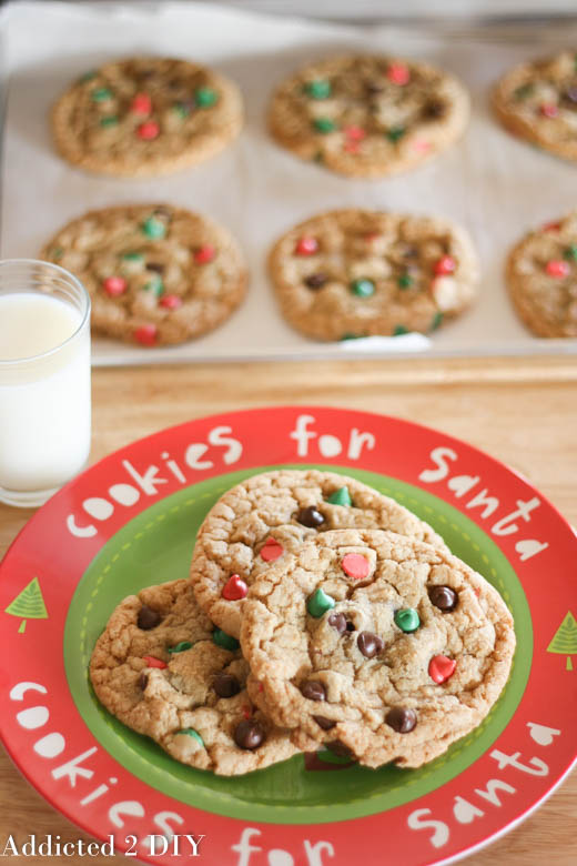 Thick & Chewy Chocolate Chip Cookies_69215aaecd240.jpeg